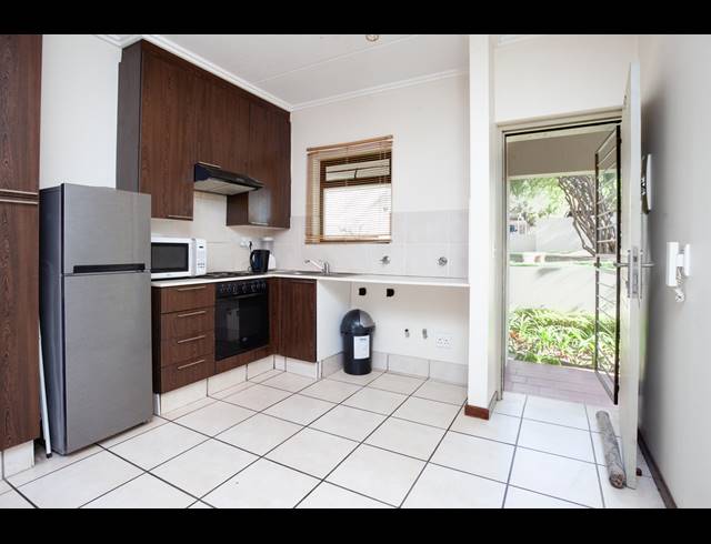 1 BEDROOM APARTMENT FOR SALE IN LONEHILL